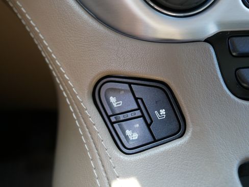 Used 2020 GMC Yukon SLT w/ Open Road Package AWD/4WD image 31