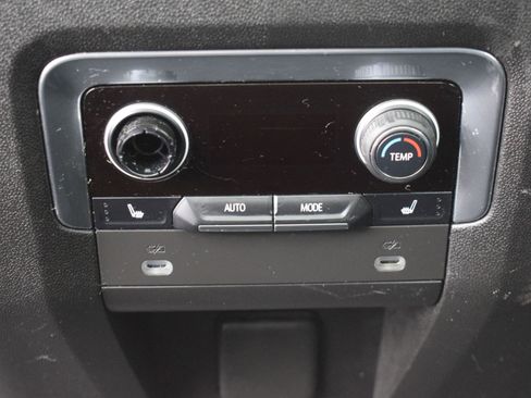 Used 2021 Chevrolet Tahoe Z71 w/ Z71 Signature Package image 18