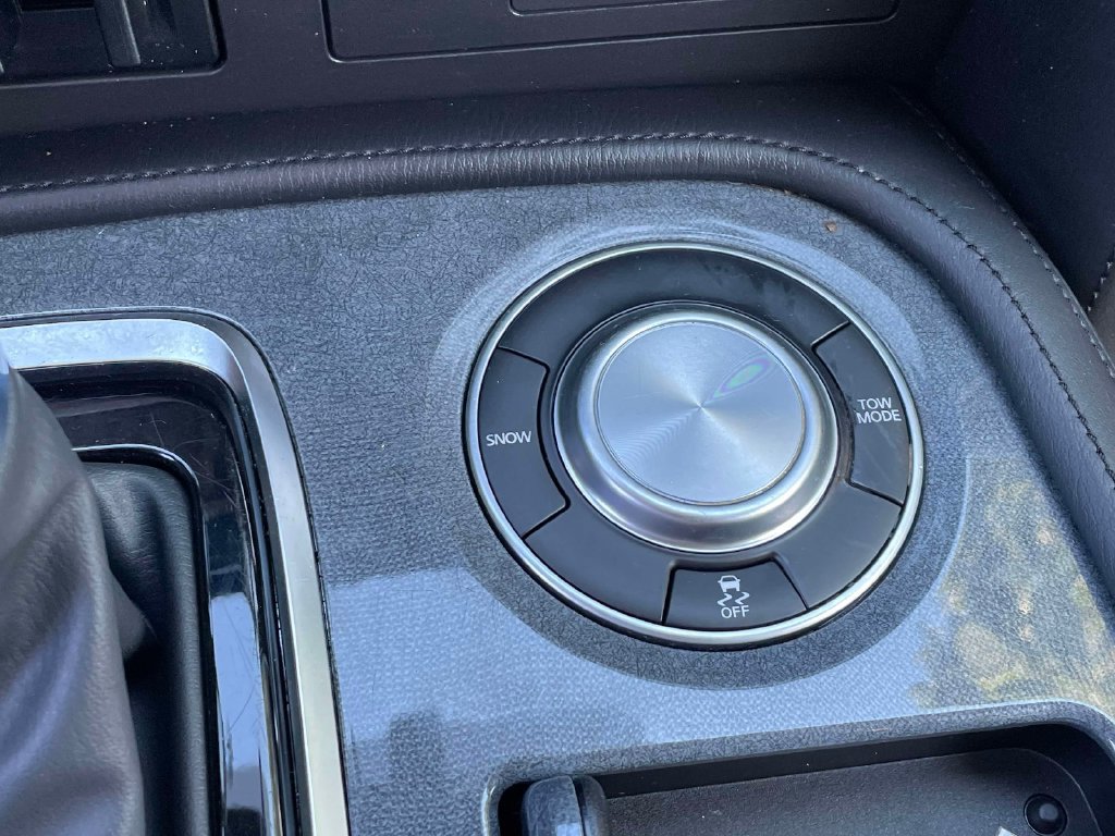 Used 2024 Nissan Armada SV RWD image 29