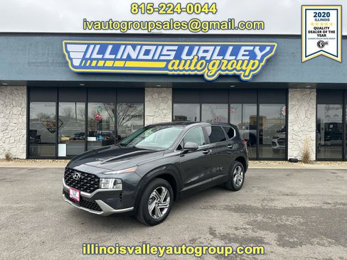 Used 2021 Hyundai Santa Fe SE image 1