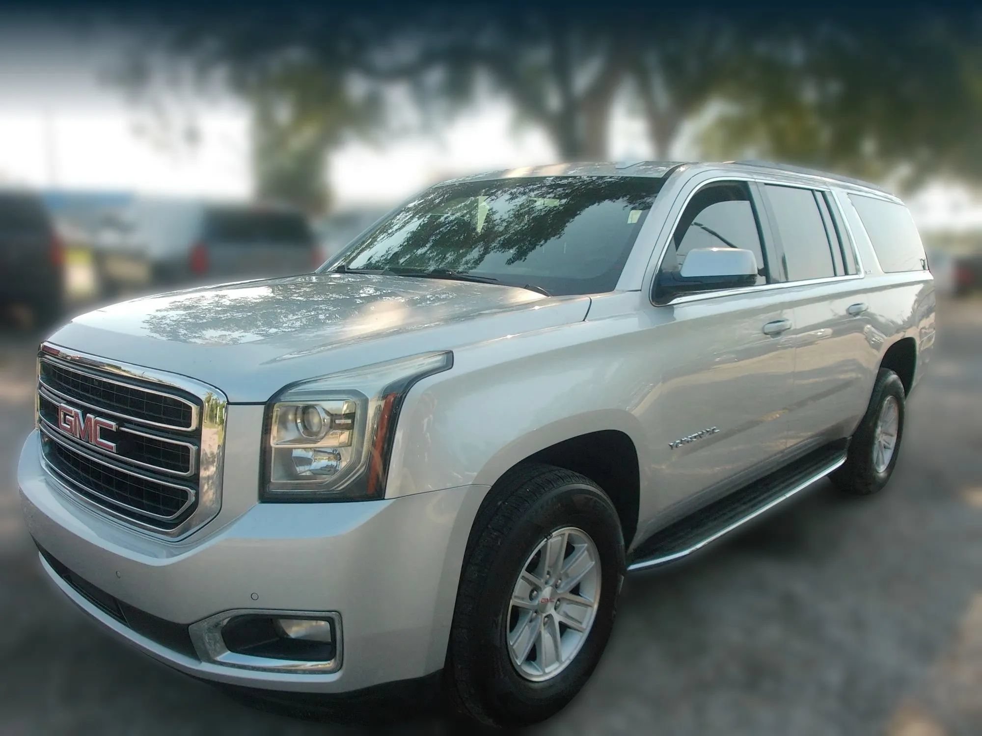 Used 2018 GMC Yukon XL SLE RWD image 1