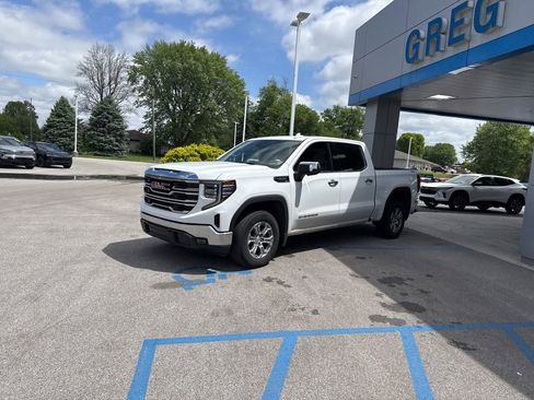 Used 2025 GMC Sierra 1500 SLT AWD/4WD image 6