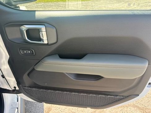 New 2026 Jeep Gladiator Mojave AWD/4WD image 13
