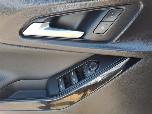 Used 2026 Chevrolet Equinox LT FWD image 19