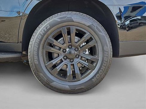 New 2026 Chevrolet Tahoe LS image 8