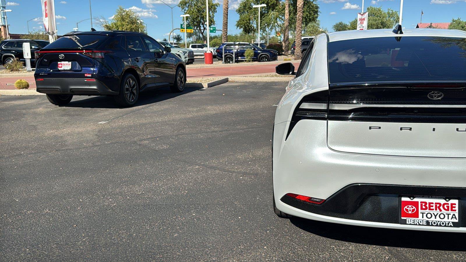 Certified 2026 Toyota Prius Plug-In Hybrid FWD image 8