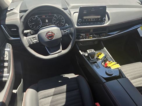 New 2026 Nissan Rogue SV AWD/4WD image 10