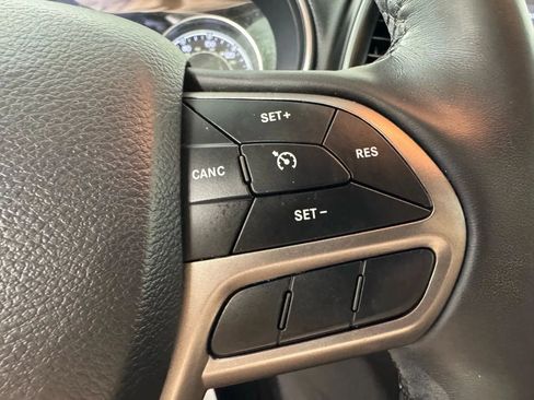 Used 2021 Jeep Cherokee Latitude Lux w/ Comfort/Convenience Group FWD image 16