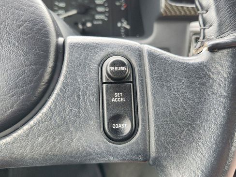 Used 1988 Ford Mustang LX RWD image 27