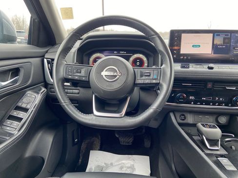 Used 2024 Nissan Rogue SL AWD/4WD image 21