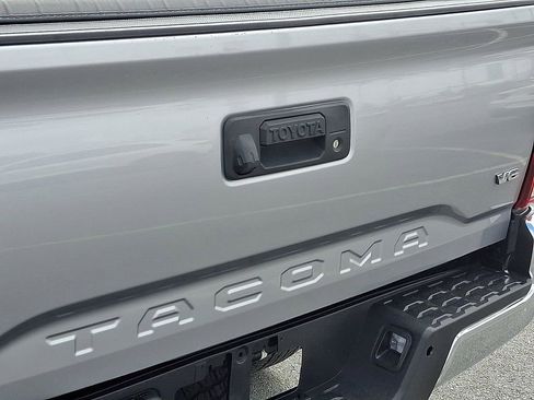 Used 2019 Toyota Tacoma TRD Off-Road AWD/4WD image 30