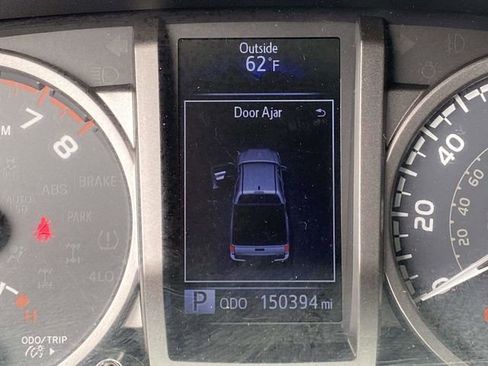 Used 2017 Toyota Tacoma SR5 w/ Tow Package image 24