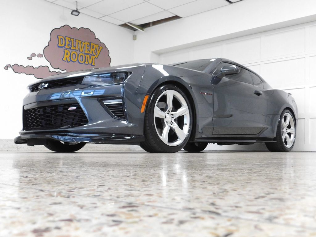 Used 2018 Chevrolet Camaro SS RWD image 7
