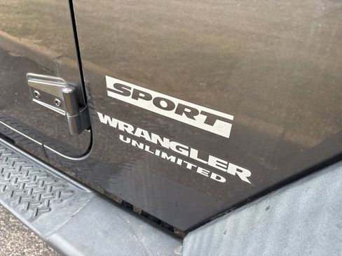 Used 2017 Jeep Wrangler Unlimited Sport image 4