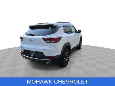Used 2021 Chevrolet TrailBlazer ACTIV w/ Technology Package AWD/4WD image 9
