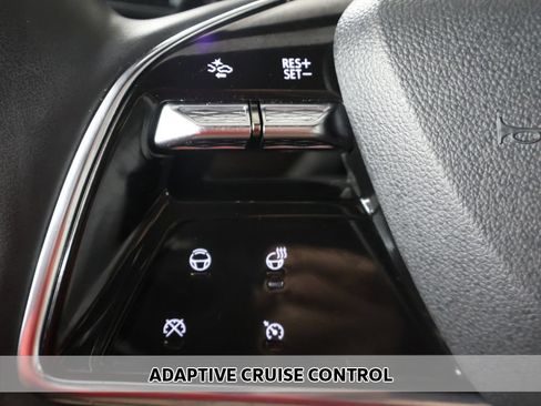 Used 2024 Cadillac Lyriq Sport RWD image 6