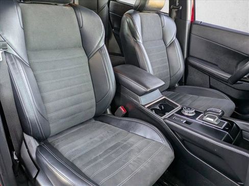 Used 2024 Mitsubishi Outlander SE image 19