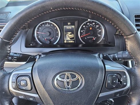 Used 2015 Toyota Camry LE image 21