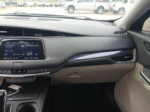 Used 2023 Cadillac XT4 Luxury FWD image 14