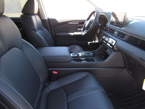 Certified 2025 Honda Pilot EX-L image 8