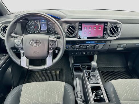 Used 2021 Toyota Tacoma TRD Off-Road w/ Technology Package AWD/4WD image 14