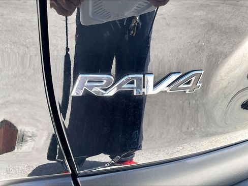 Used 2024 Toyota RAV4 XLE FWD image 10
