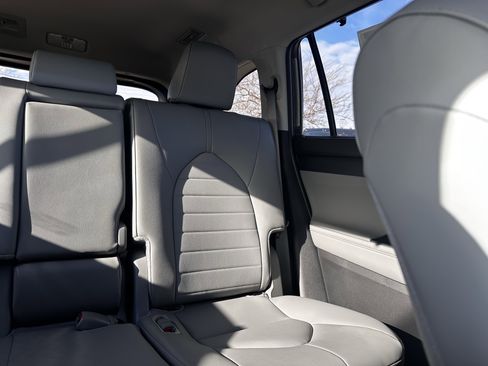 Used 2024 Toyota Highlander XLE image 14