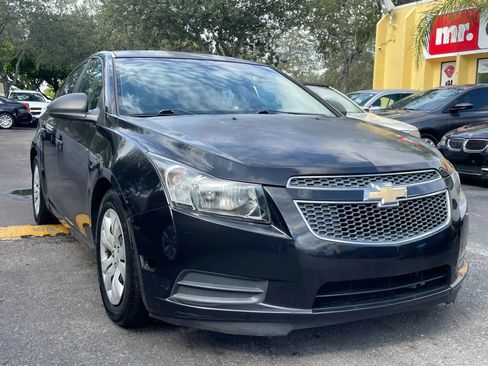 Used 2012 Chevrolet Cruze LS w/ Connectivity Package FWD image 5