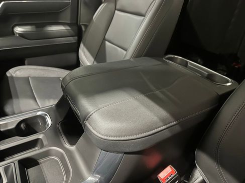 Used 2025 GMC Sierra 1500 SLT AWD/4WD image 31