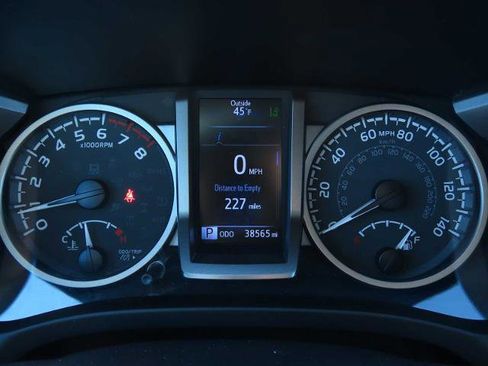 Used 2022 Toyota Tacoma SR5 image 28