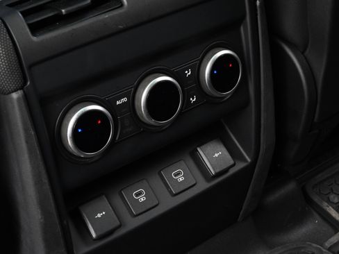 Used 2022 Land Rover Defender 110 X-Dynamic SE image 27