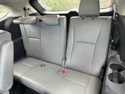 Used 2020 Toyota Highlander XLE AWD/4WD image 13
