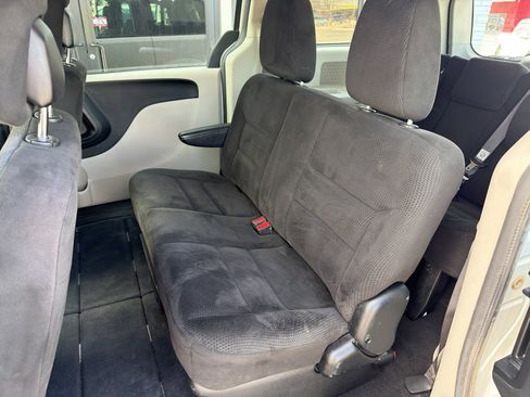 Used 2015 Dodge Grand Caravan American Value Package FWD image 6