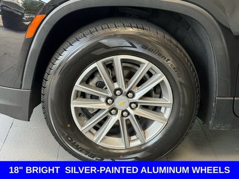 Used 2023 Chevrolet Traverse LT w/ Rear Camera Mirror Package AWD/4WD image 4