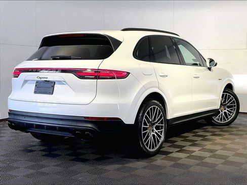 Certified 2023 Porsche Cayenne Platinum Edition AWD/4WD image 7