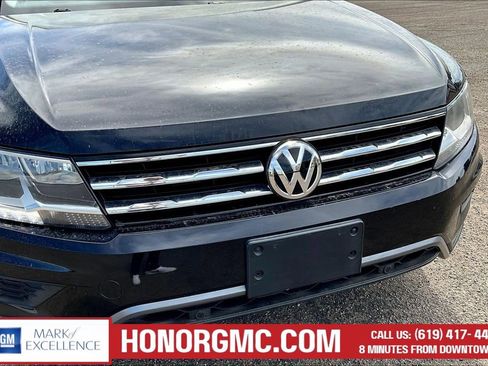 Used 2020 Volkswagen Tiguan SEL image 31