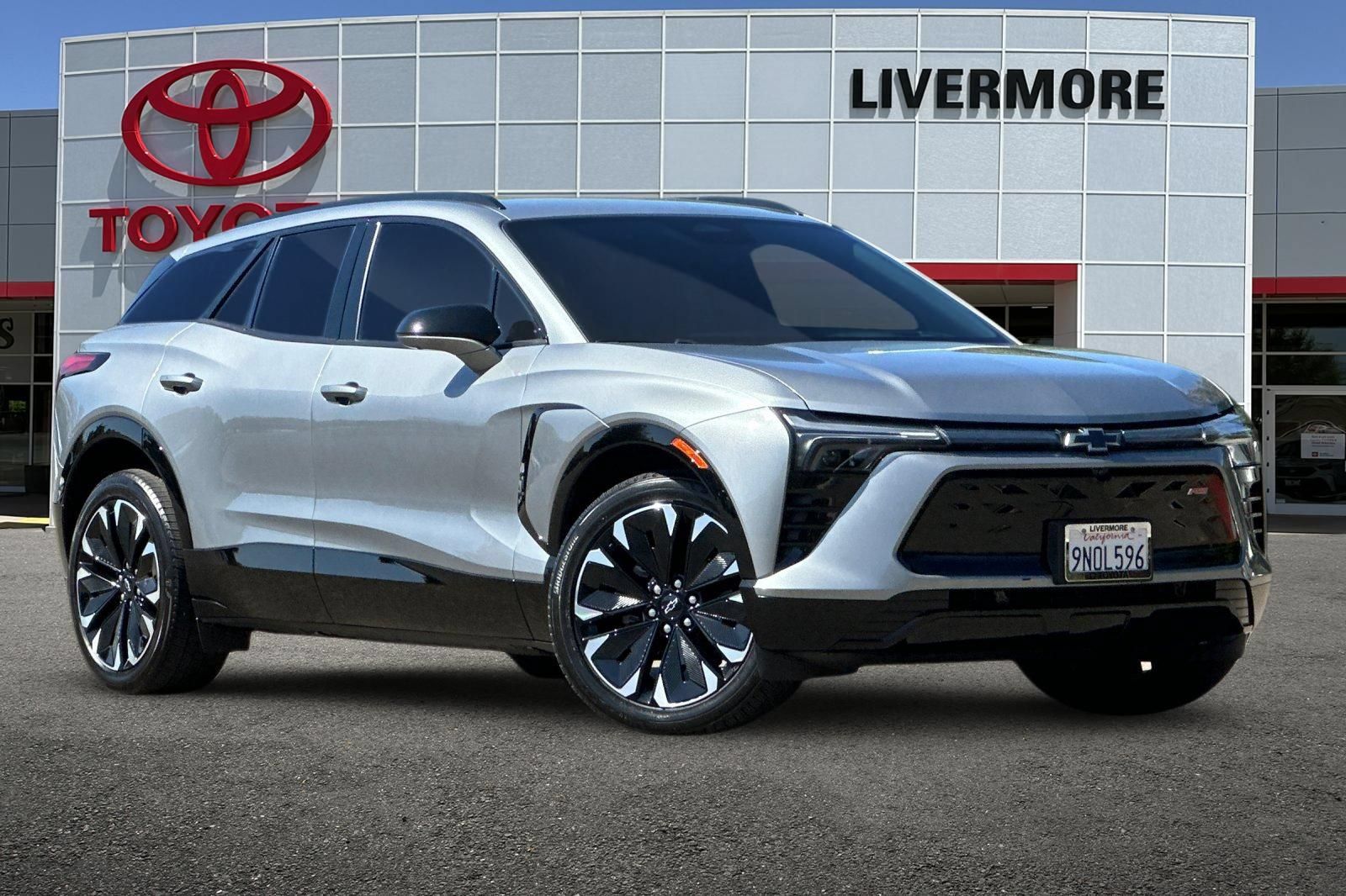 Used 2024 Chevrolet Blazer EV RS AWD/4WD image 2