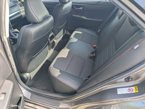 Used 2017 Toyota Camry SE image 17