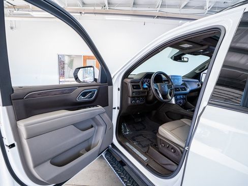 Used 2021 Chevrolet Tahoe Z71 w/ Luxury Package image 34