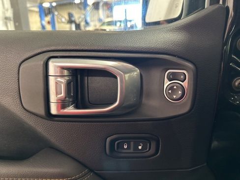 Used 2021 Jeep Gladiator Overland image 9