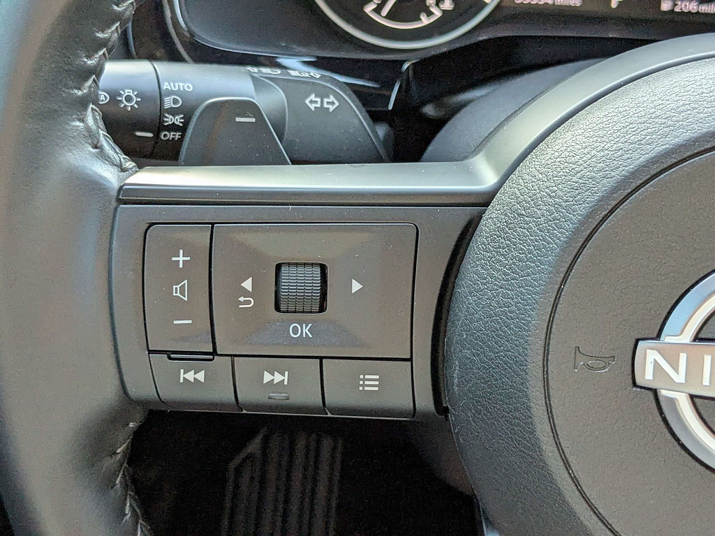 Used 2024 Nissan Pathfinder SV FWD image 38