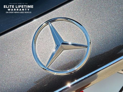 Used 2022 Mercedes-Benz GLC 300 4MATIC image 6