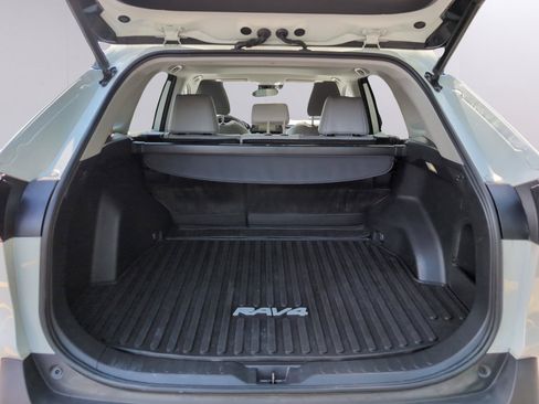 Used 2022 Toyota RAV4 XLE Premium AWD/4WD image 9