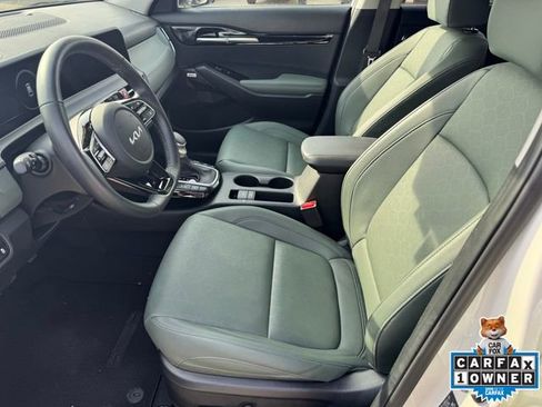 Used 2025 Kia Seltos SX w/ SX Sunroof Package image 3