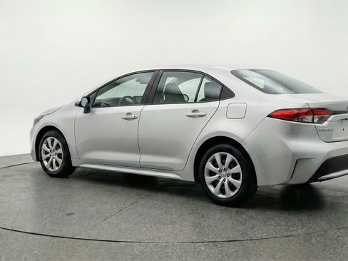 Used 2025 Toyota Corolla LE FWD image 6