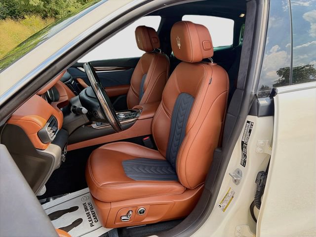 Used 2021 Maserati Levante GranLusso AWD/4WD image 22