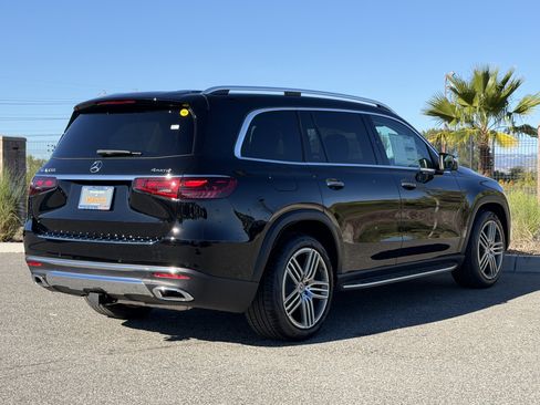 New 2026 Mercedes-Benz GLS 450 4MATIC image 8