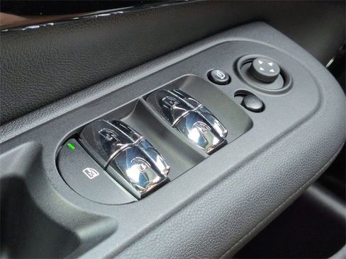 Used 2024 MINI Cooper Clubman S image 25
