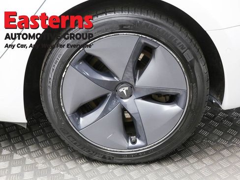 Used 2019 Tesla Model 3 Standard Range image 8