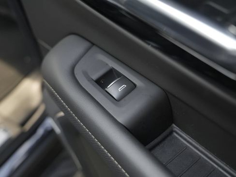 Used 2025 Chevrolet Suburban Premier AWD/4WD image 41
